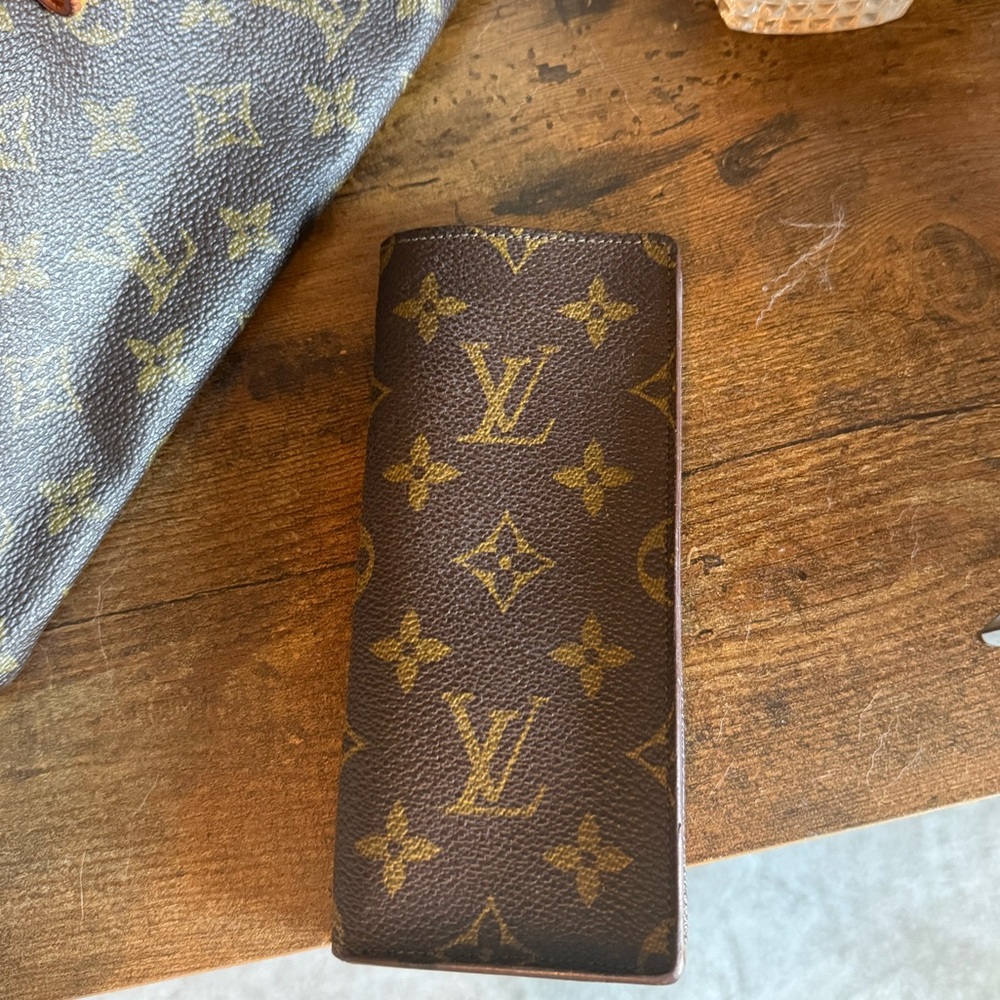 Louis Vuitton  monogram sunglass holder